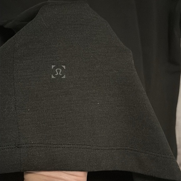 Lululemon Men's Black Polo large - Picture 8 of 10